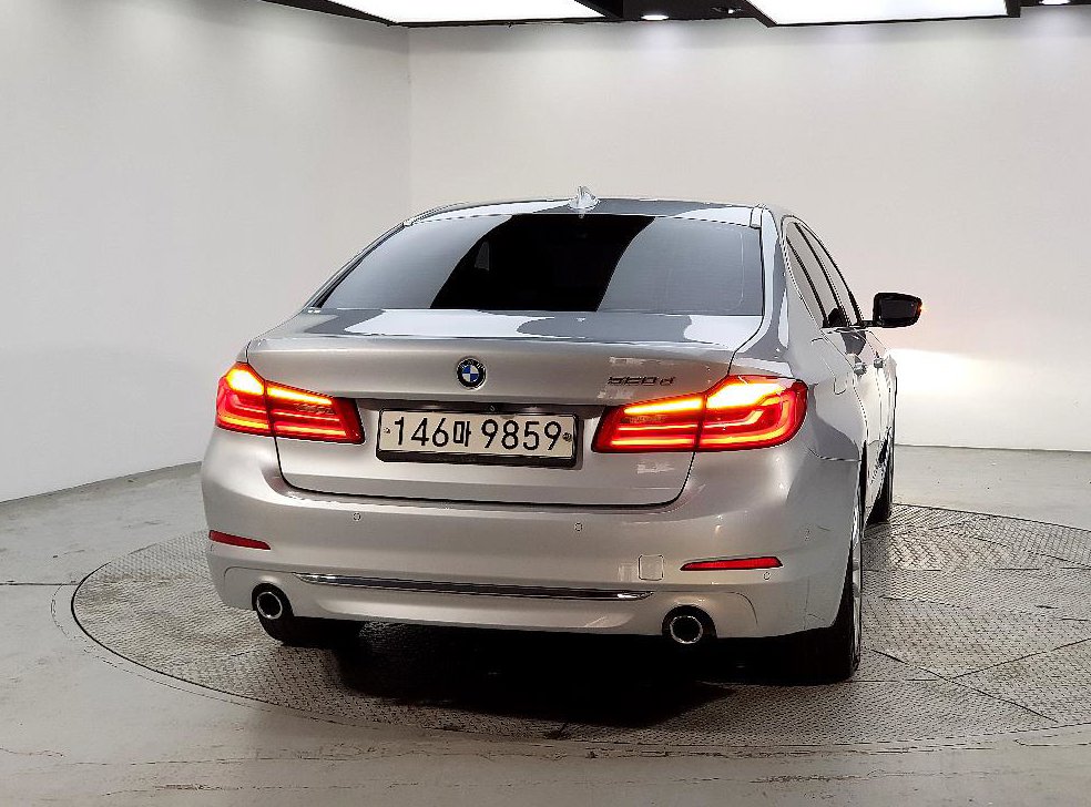 BMW 5시리즈 520d 럭셔리 스페셜 에디션 사진 3