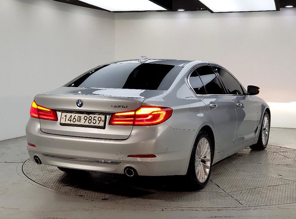 BMW 5시리즈 520d 럭셔리 스페셜 에디션 사진 4