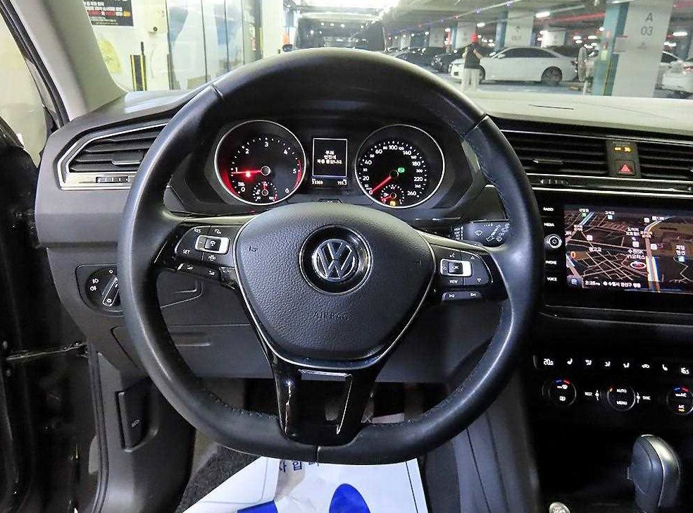 폭스바겐 티구안 2.0 TDI 프리미엄 사진 8