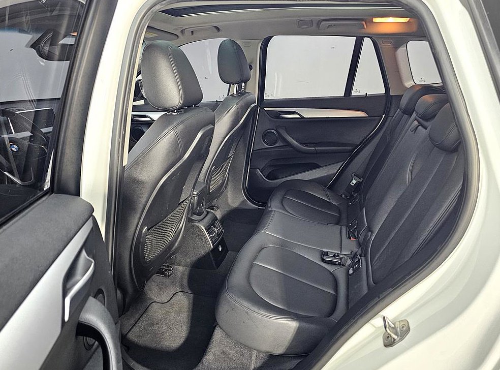 BMW X1 xDrive 18d 사진 9
