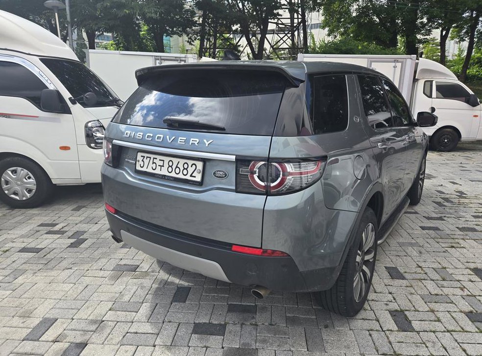 랜드로버 디스커버리 스포츠 2.0 TD4 HSE 럭셔리 사진 6