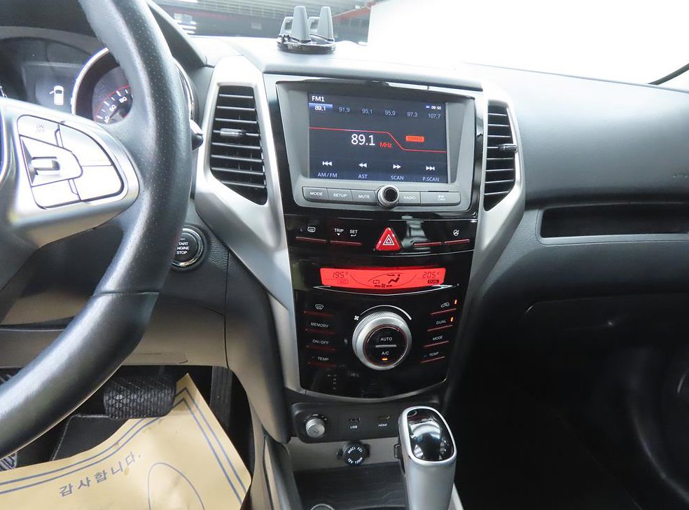 KG모빌리티(쌍용)  티볼리 가솔린 2WD 1.6 LX 사진 10