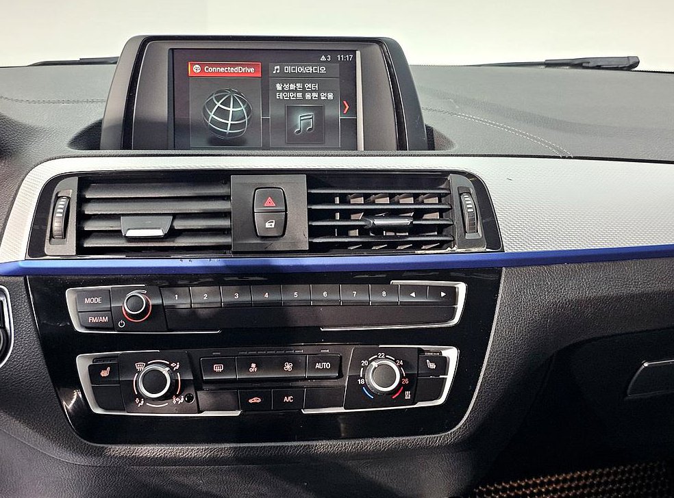 BMW 1시리즈 118d M 스포츠 섀도우 에디션 사진 12