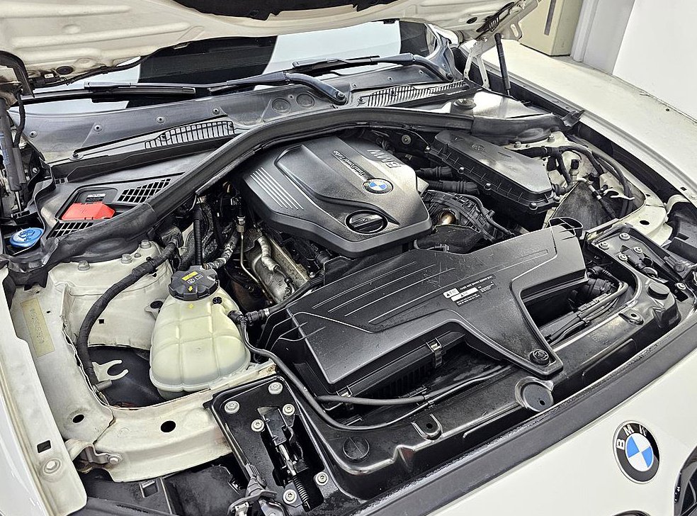 BMW 1시리즈 118d M 스포츠 섀도우 에디션 사진 6