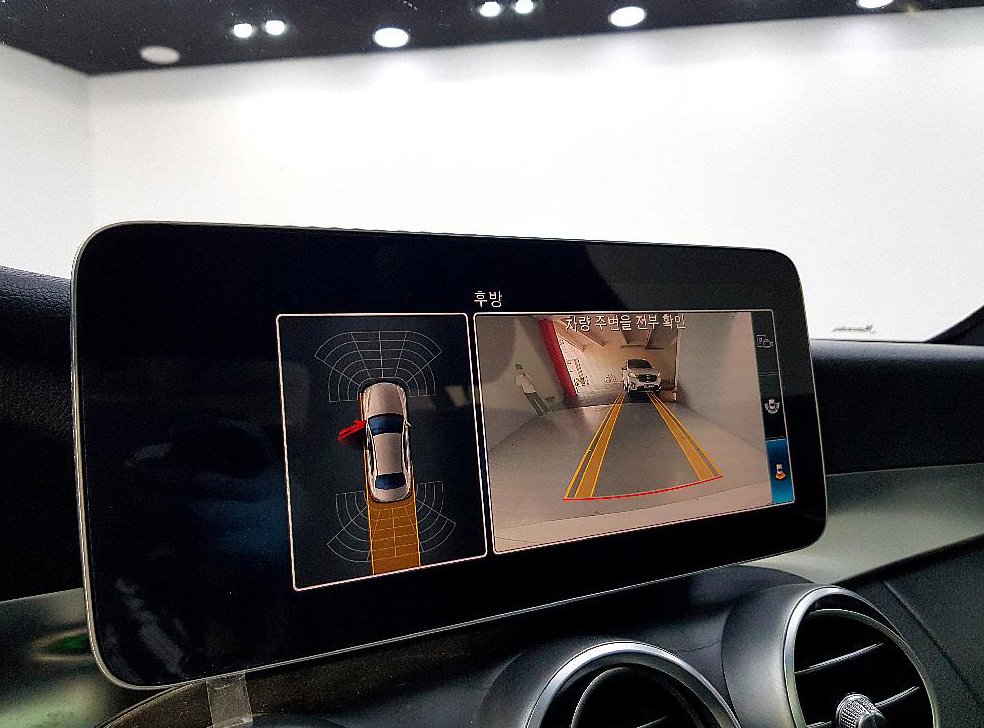 벤츠 C 클래스 C220 d 4MATIC AMG Line 사진 12