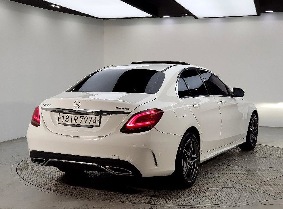벤츠 C 클래스 C220 d 4MATIC AMG Line 사진 4