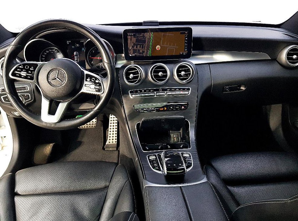 벤츠 C 클래스 C220 d 4MATIC AMG Line 사진 5