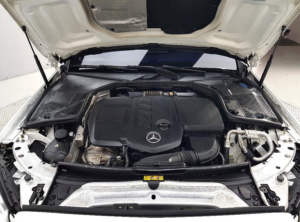 벤츠 C 클래스 C220 d 4MATIC AMG Line 사진 6
