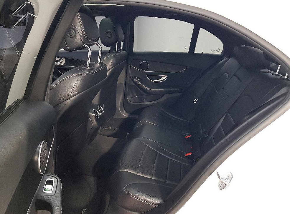 벤츠 C 클래스 C220 d 4MATIC AMG Line 사진 9