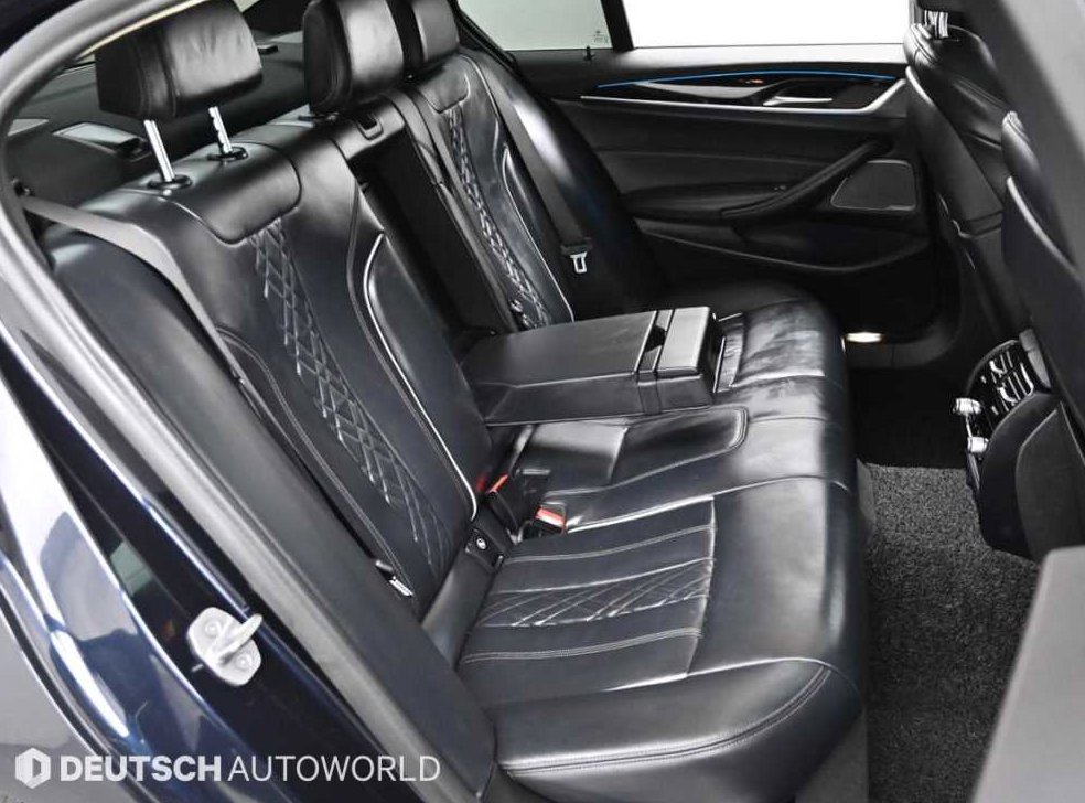 BMW 5시리즈 530e M 스포츠 사진 12