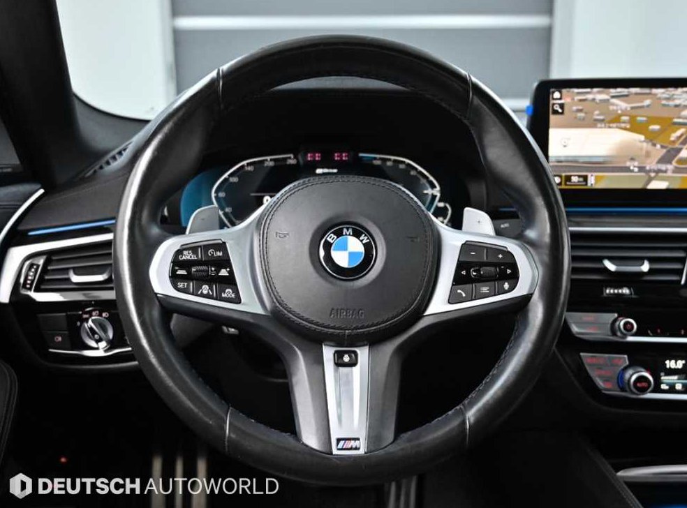 BMW 5시리즈 530e M 스포츠 사진 13