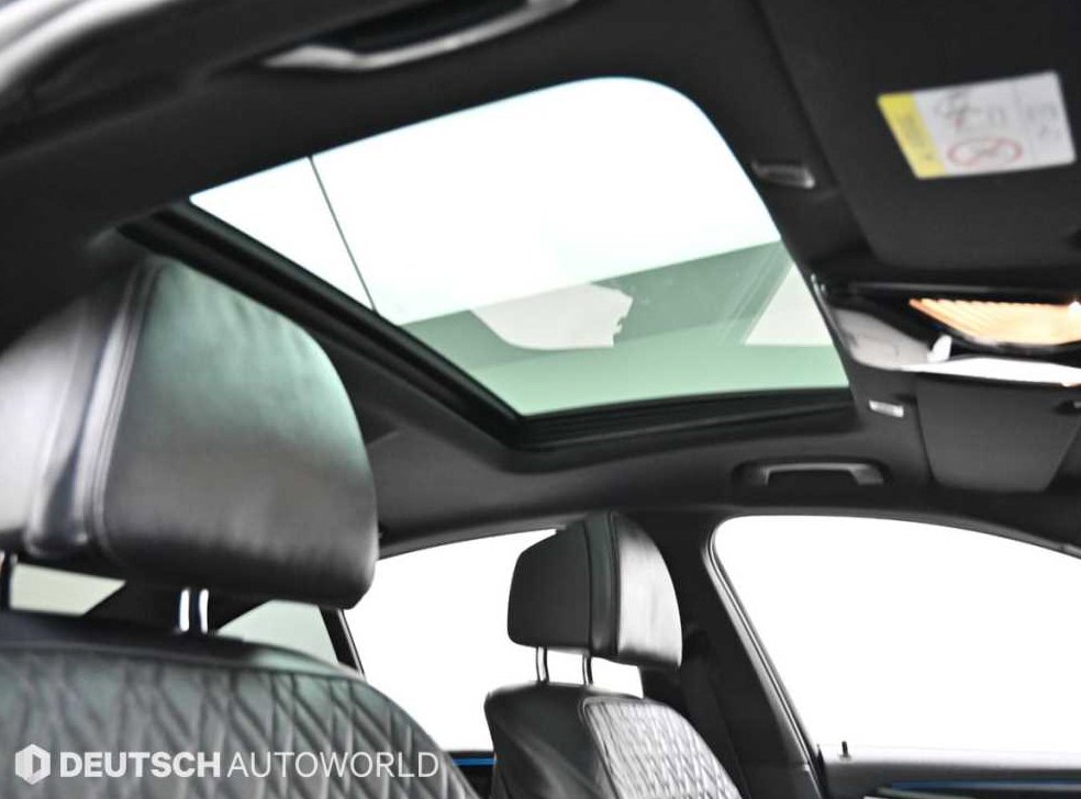 BMW 5시리즈 530e M 스포츠 사진 18
