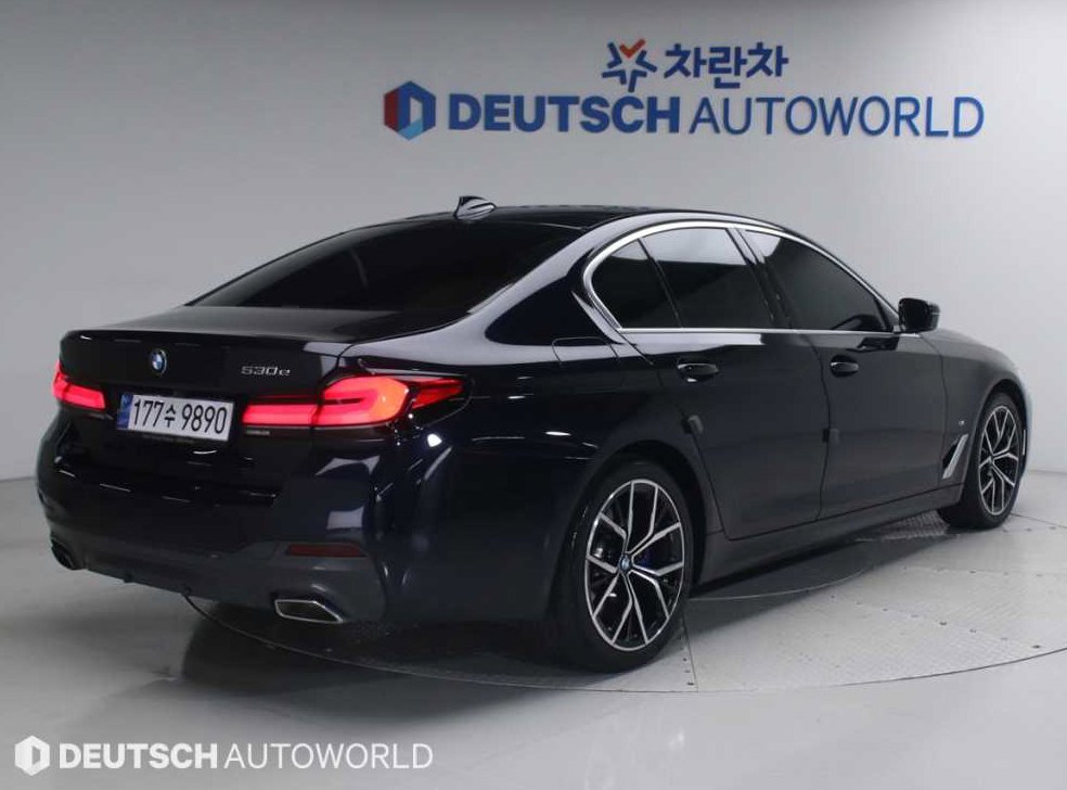 BMW 5시리즈 530e M 스포츠 사진 2