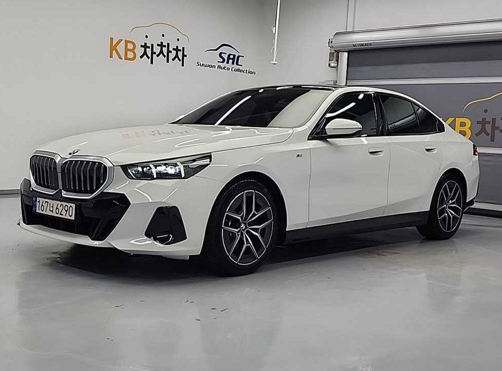 BMW 5시리즈 520i 사진 2