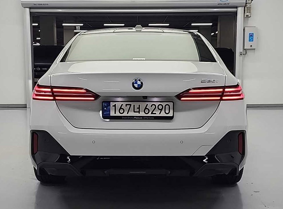 BMW 5시리즈 520i 사진 4