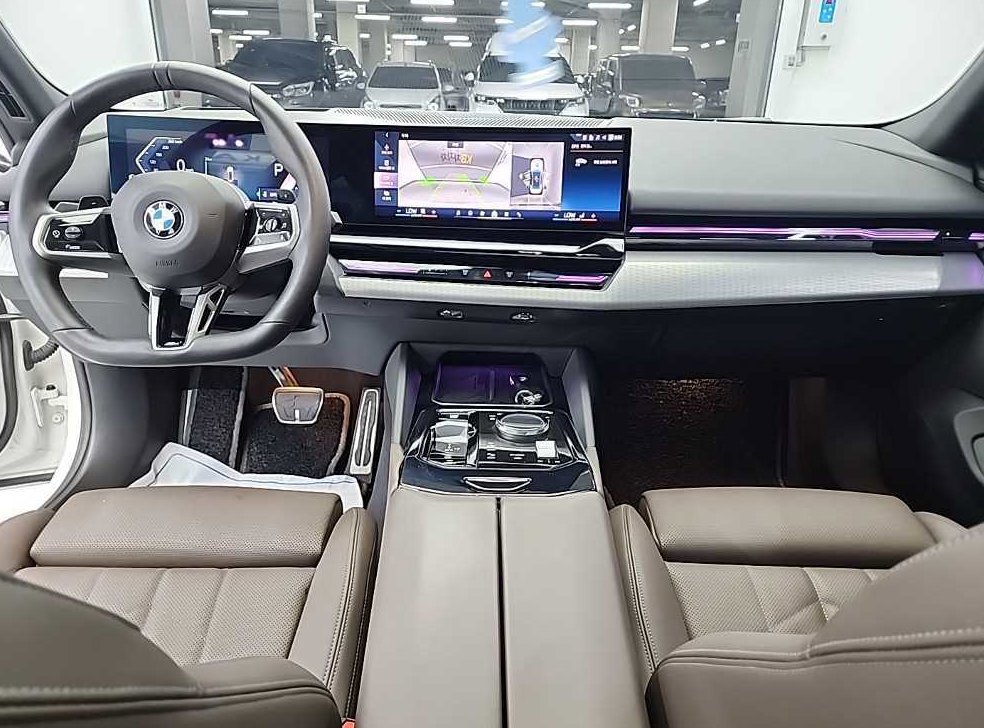BMW 5시리즈 520i 사진 8