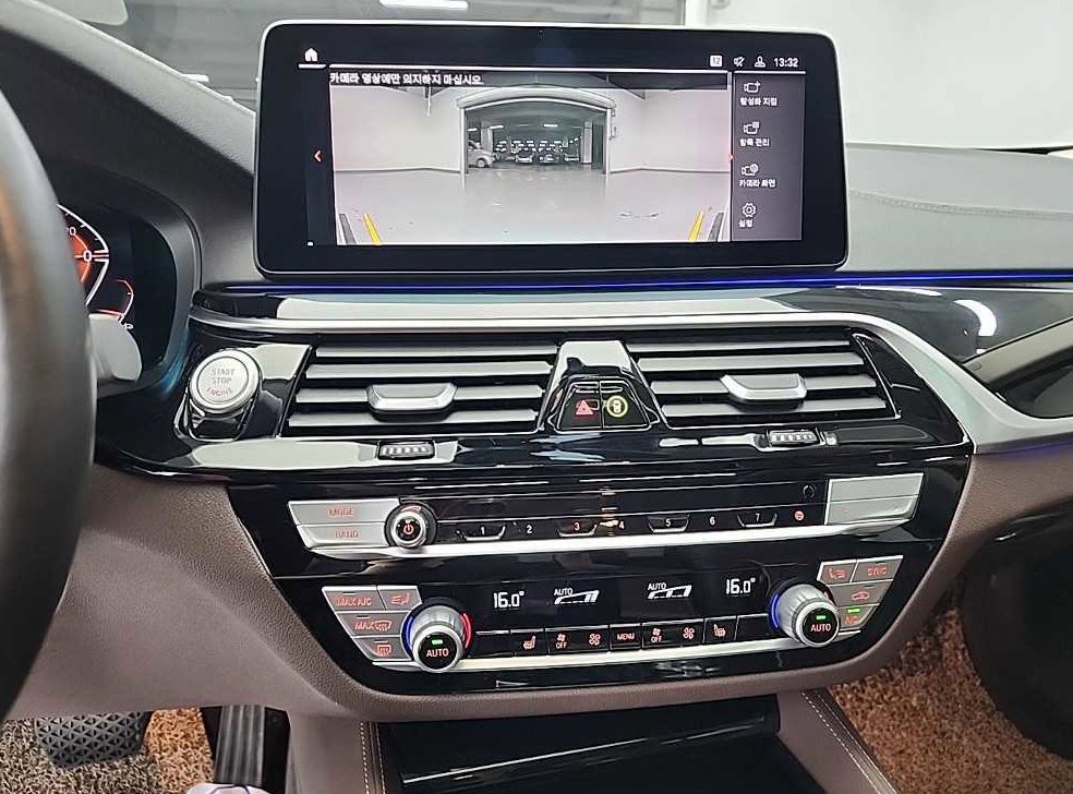 BMW 5시리즈 523d 럭셔리 사진 11