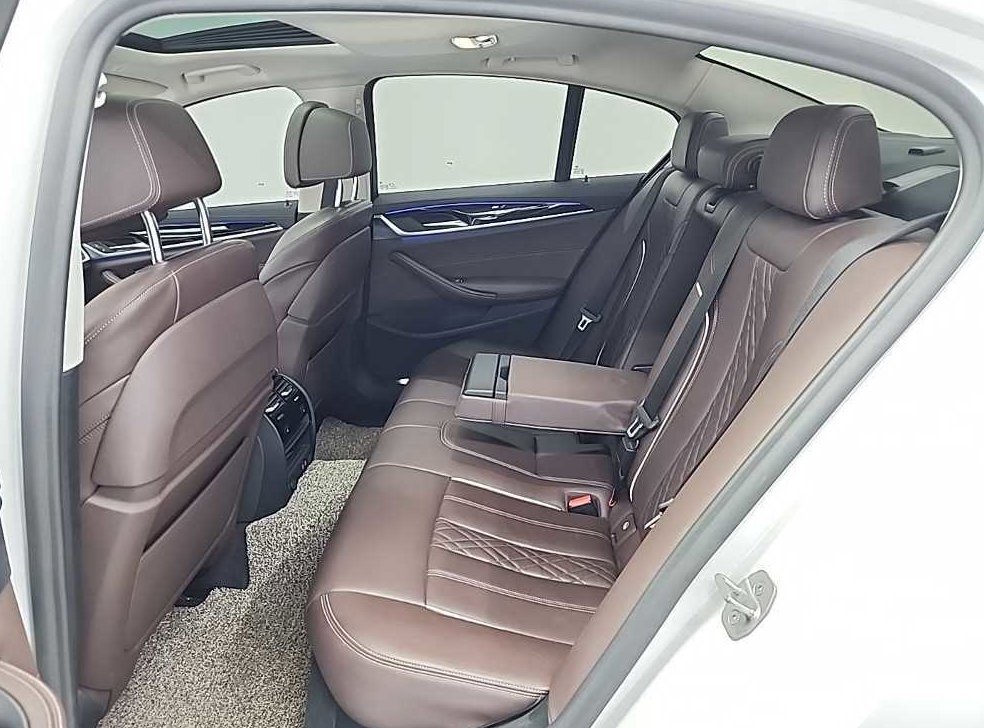 BMW 5시리즈 523d 럭셔리 사진 13