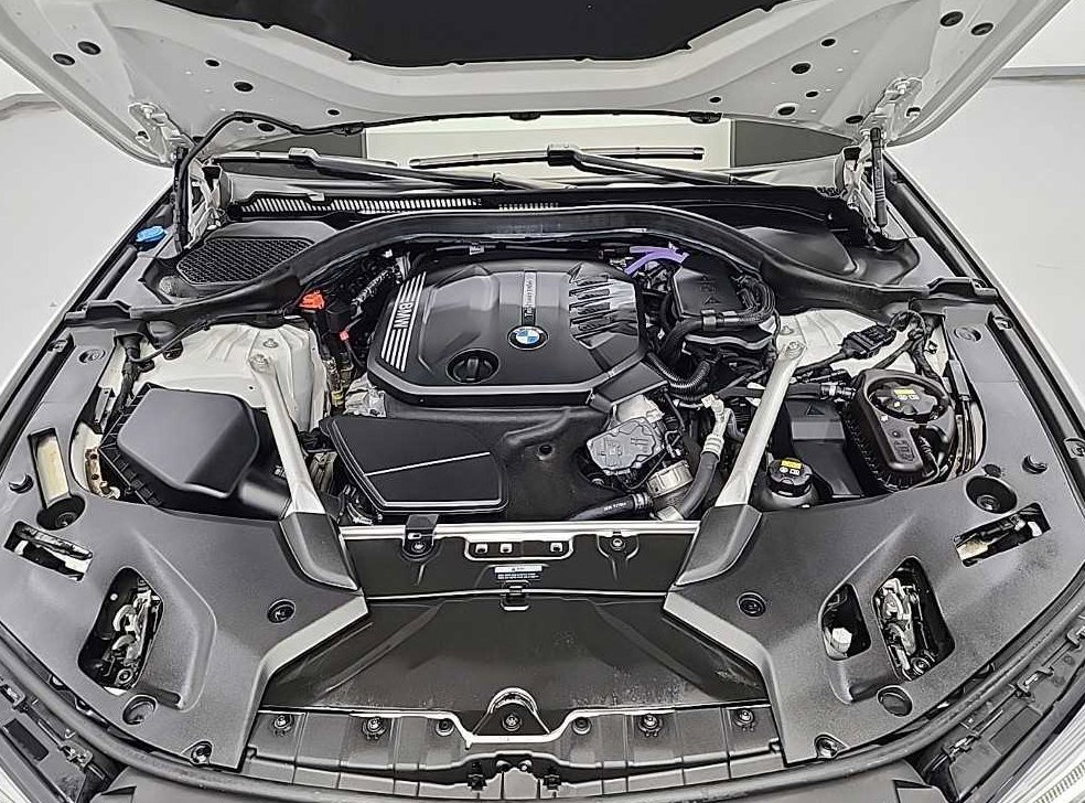 BMW 5시리즈 523d 럭셔리 사진 6
