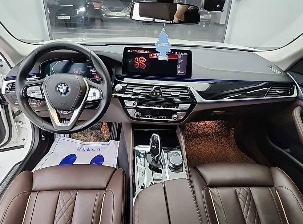 BMW 5시리즈 523d 럭셔리 사진 8