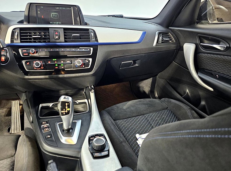 BMW 1시리즈 118d M 스포츠 섀도우 에디션 사진 10