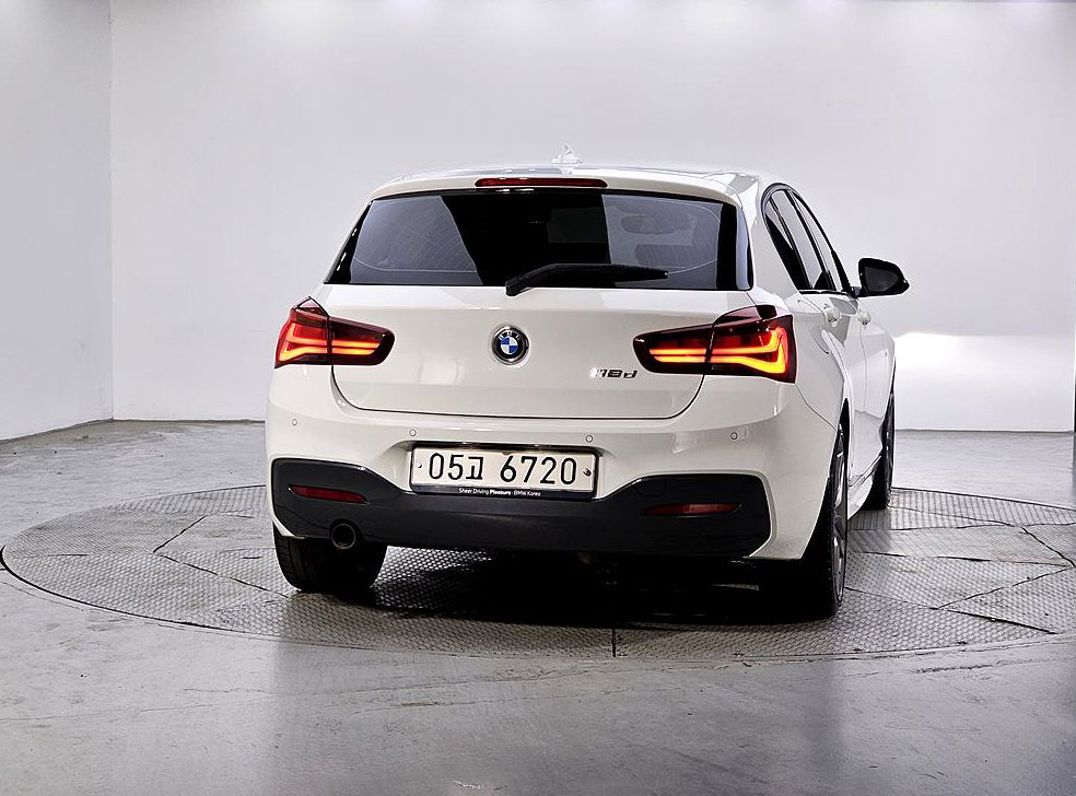BMW 1시리즈 118d M 스포츠 섀도우 에디션 사진 3
