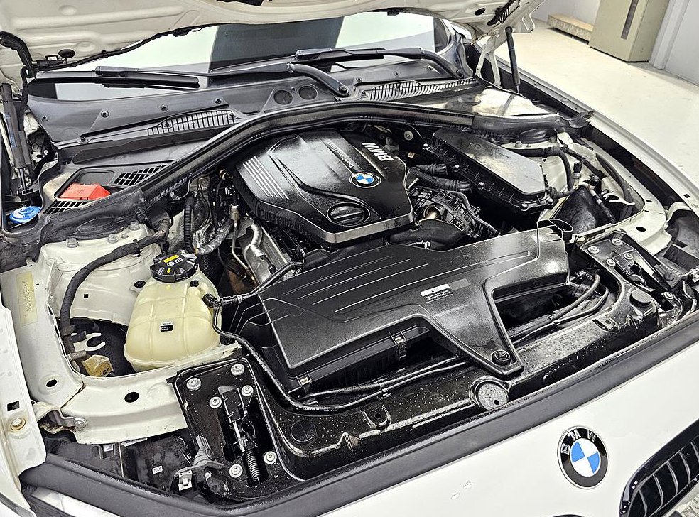 BMW 1시리즈 118d M 스포츠 섀도우 에디션 사진 6