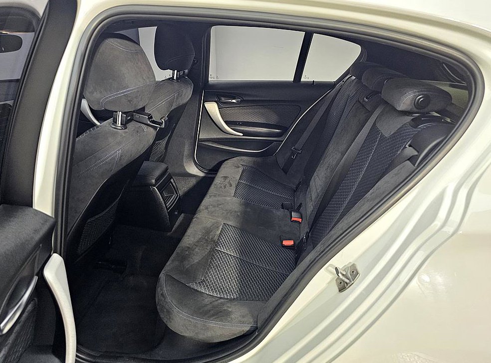 BMW 1시리즈 118d M 스포츠 섀도우 에디션 사진 9