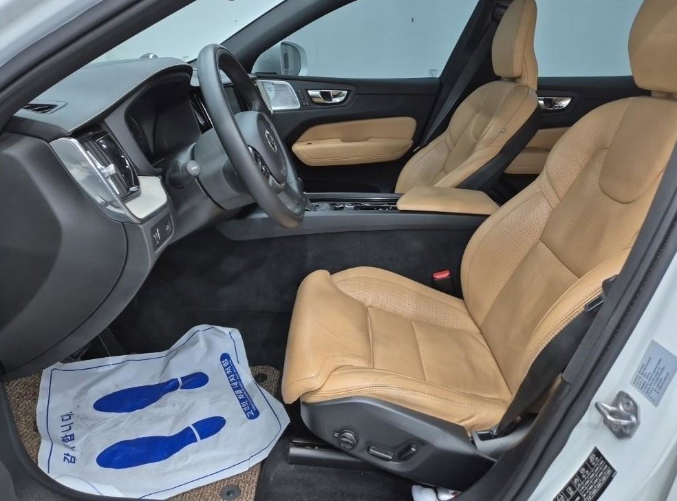 볼보 XC60 D5 AWD 인스크립션 사진 11