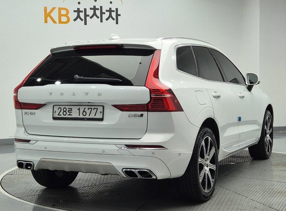 볼보 XC60 D5 AWD 인스크립션 사진 3
