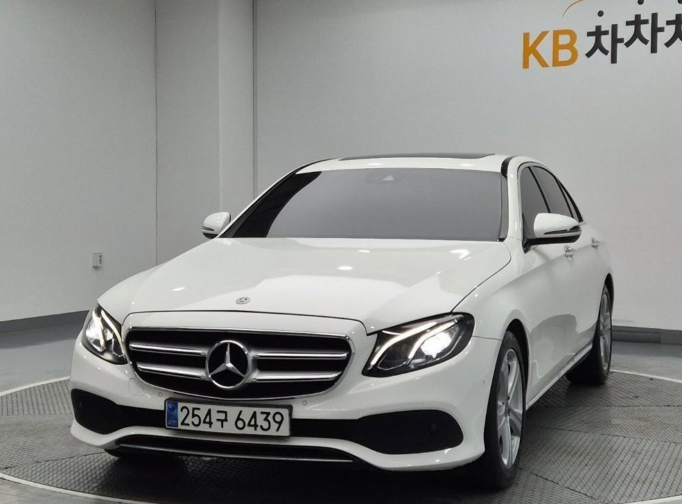 벤츠 E 클래스 E200 아방가르드