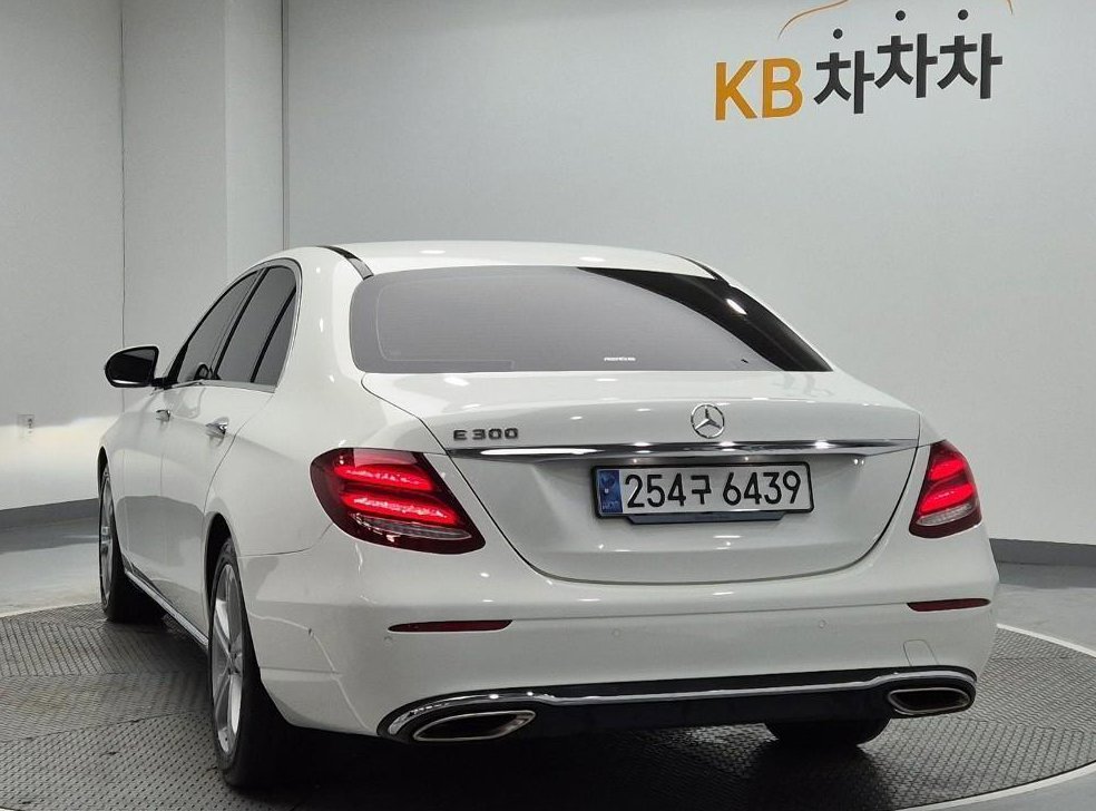 벤츠 E 클래스 E200 아방가르드 사진 2