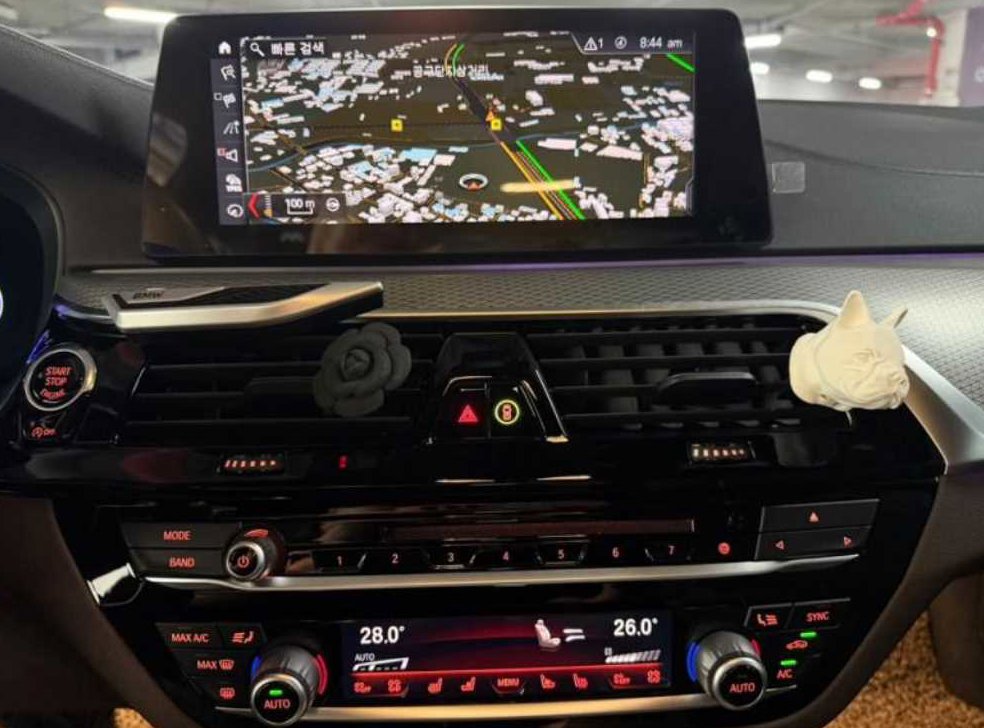 BMW 5시리즈 520d M 스포츠 플러스 사진 10