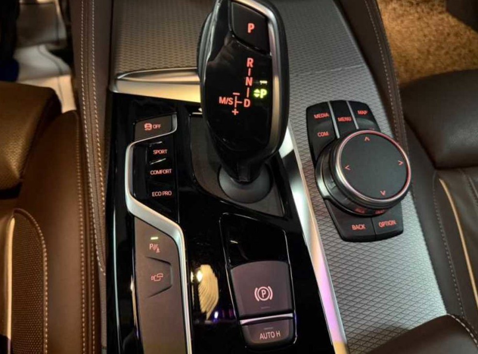 BMW 5시리즈 520d M 스포츠 플러스 사진 12