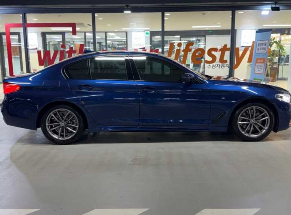 BMW 5시리즈 520d M 스포츠 플러스 사진 3