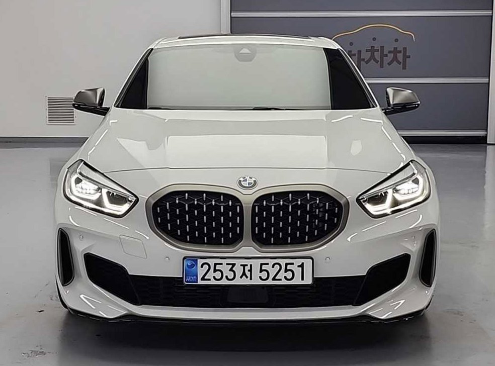 BMW 1시리즈 M135i xDrive 사진 2