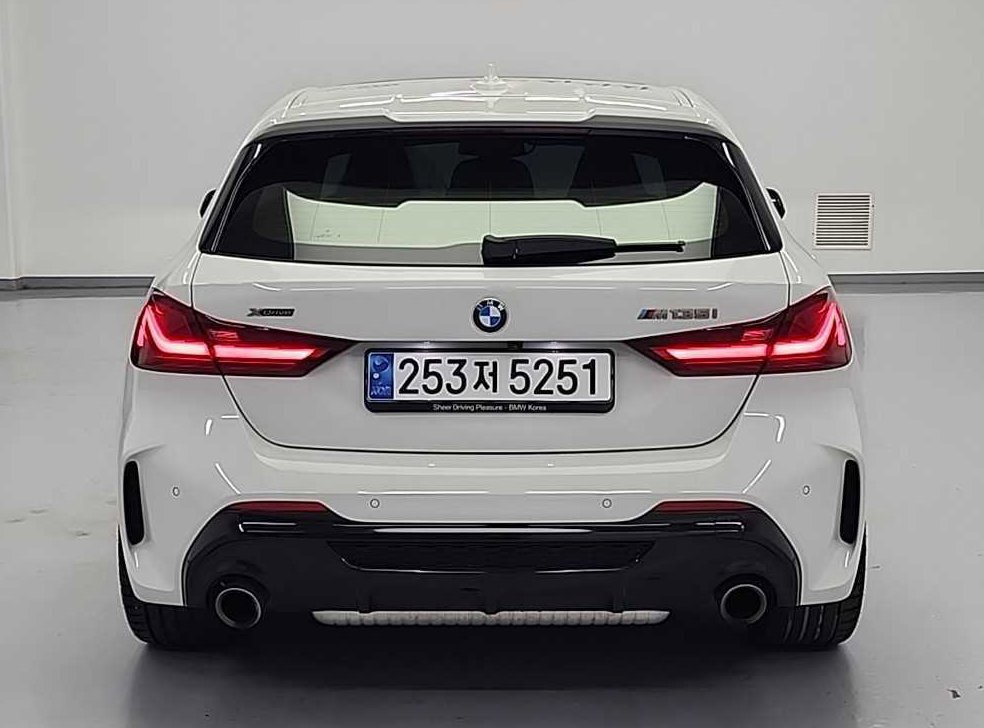 BMW 1시리즈 M135i xDrive 사진 3