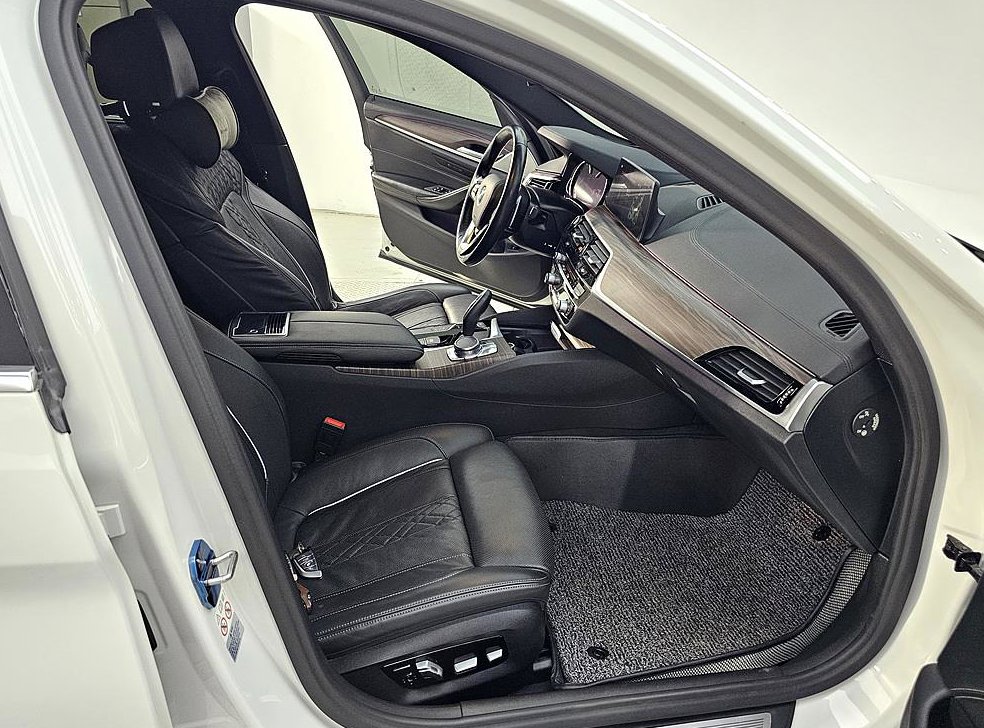 BMW 5시리즈 530i xDrive M 스포츠 플러스 사진 10