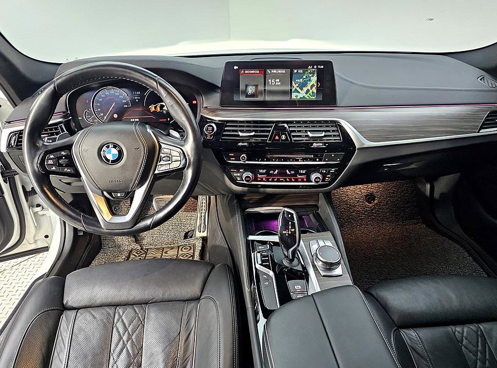 BMW 5시리즈 530i xDrive M 스포츠 플러스 사진 5