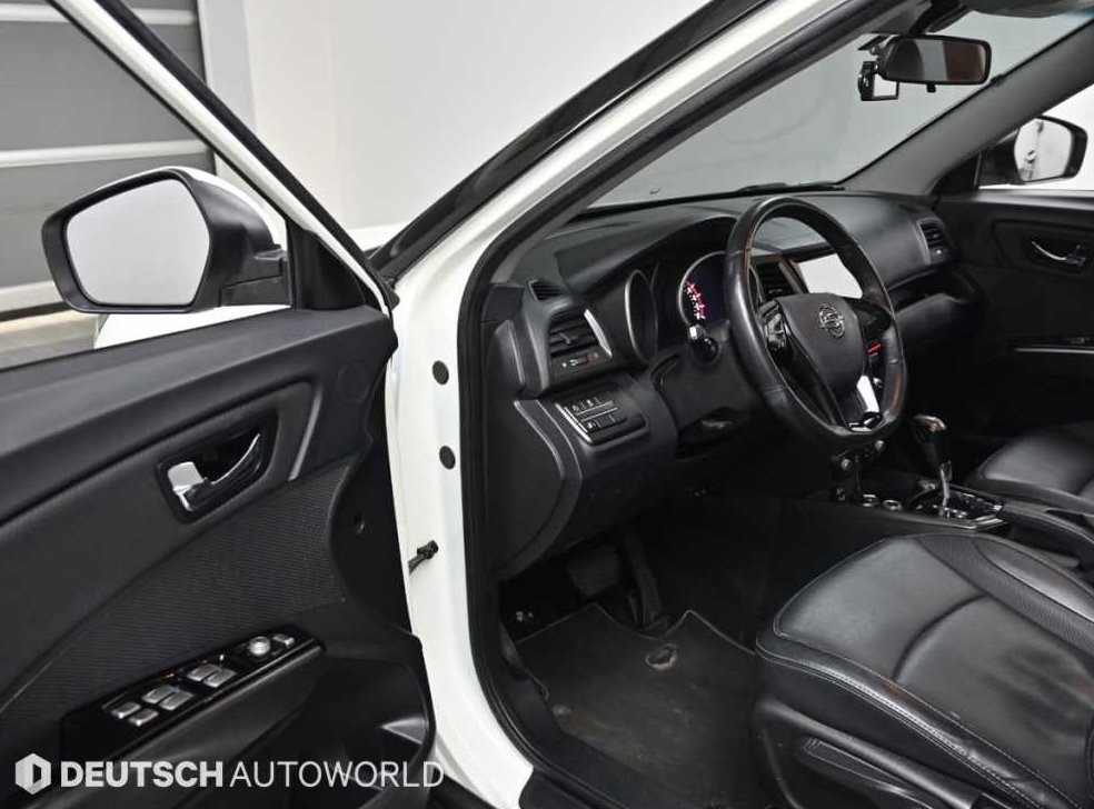 KG모빌리티(쌍용)  티볼리 가솔린 2WD 1.6 LX 사진 11