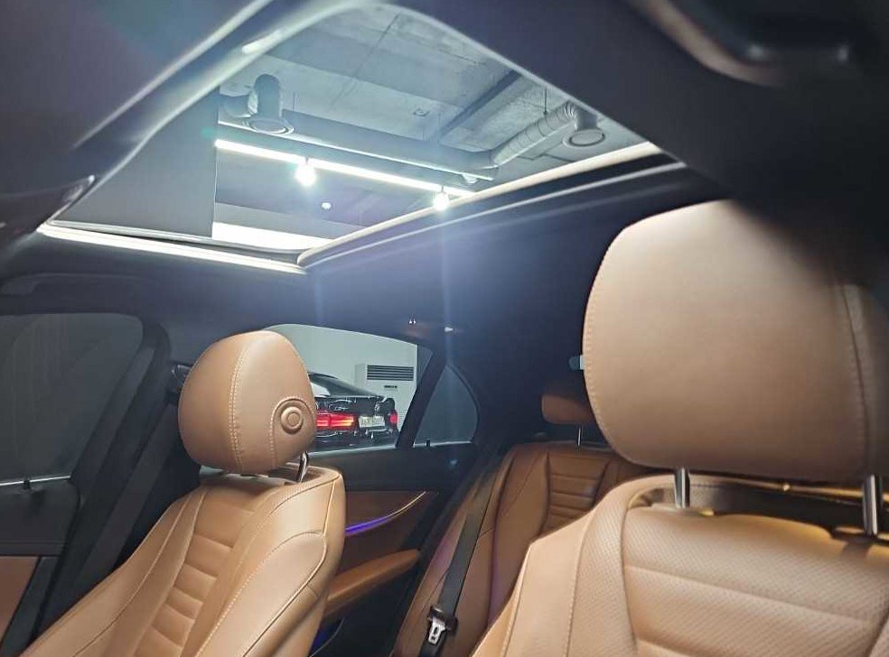 벤츠 E 클래스 E220d 4MATIC 익스클루시브 사진 14