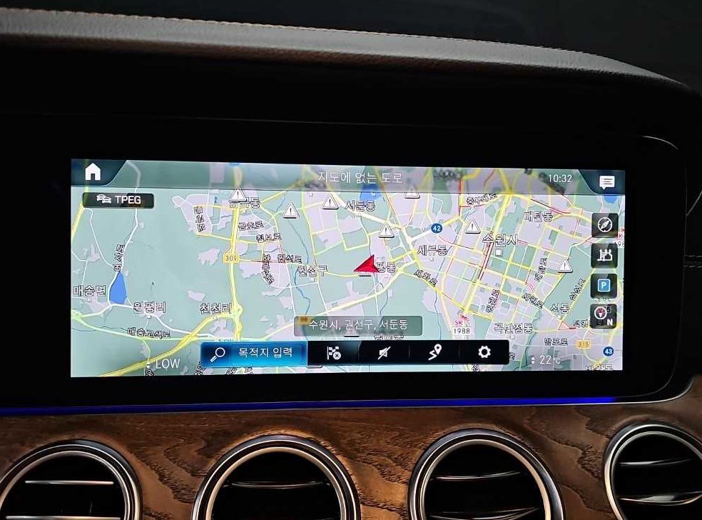 벤츠 E 클래스 E220d 4MATIC 익스클루시브 사진 15