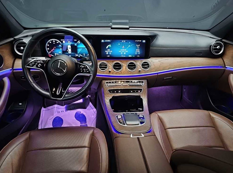 벤츠 E 클래스 E220d 4MATIC 익스클루시브 사진 7