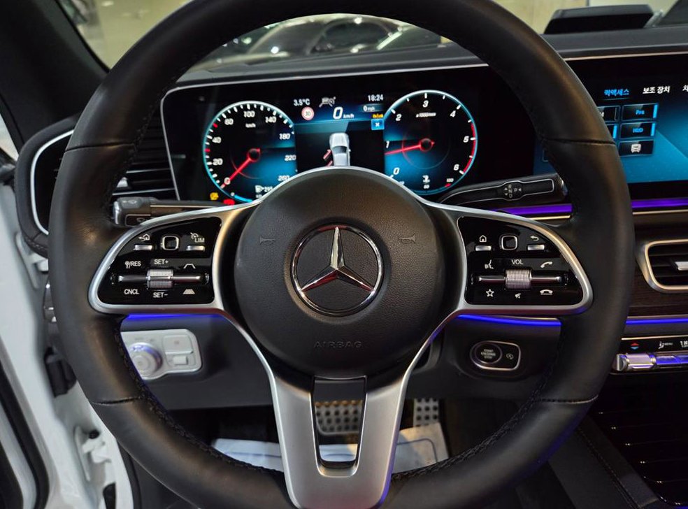벤츠 GLE 클래스 GLE 400d 4MATIC 쿠페 사진 9