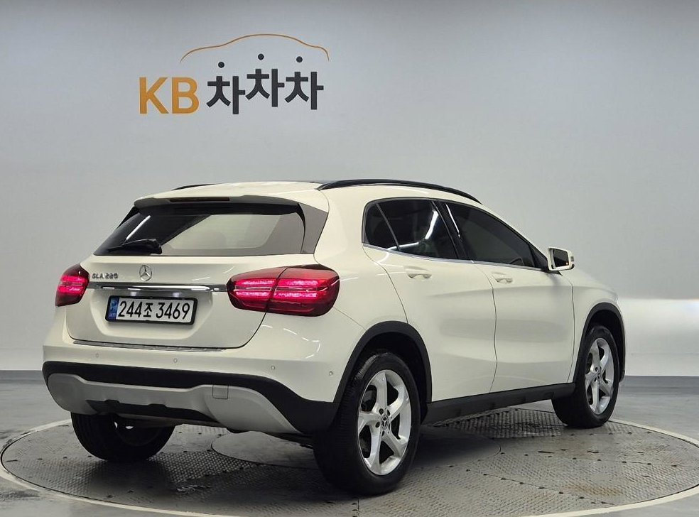 벤츠 GLA 클래스 GLA220 사진 3