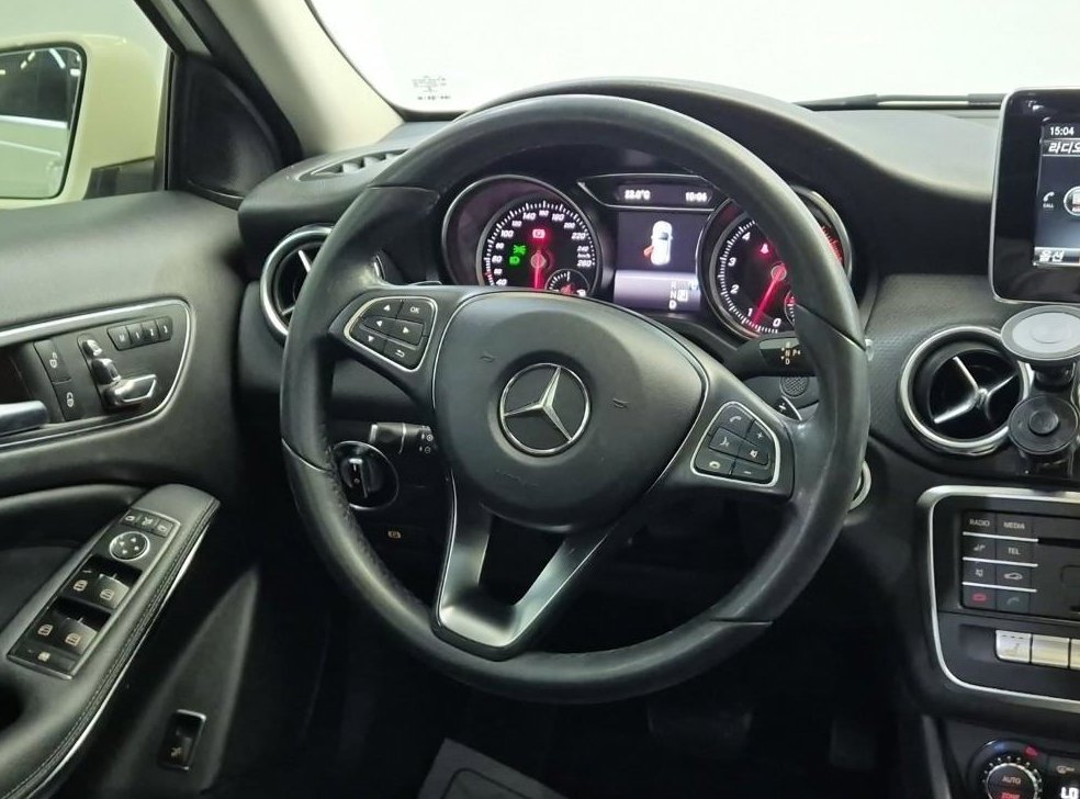 벤츠 GLA 클래스 GLA220 사진 9