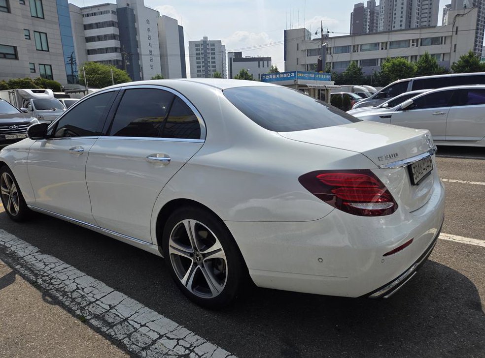 벤츠 E 클래스 E300 아방가르드 사진 4