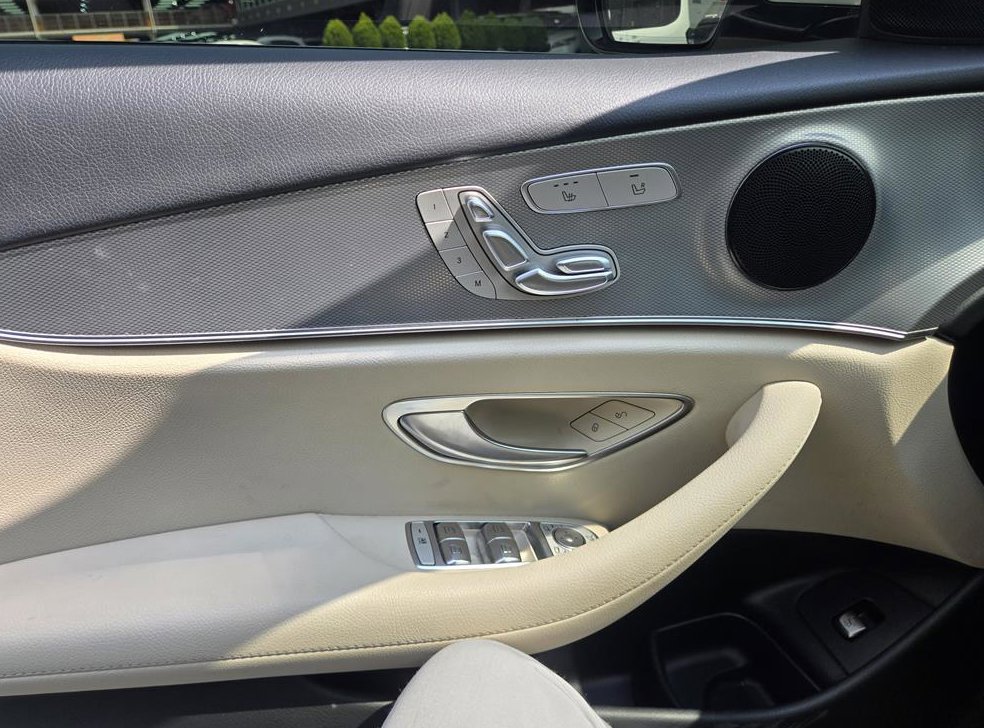 벤츠 E 클래스 E300 아방가르드 사진 8