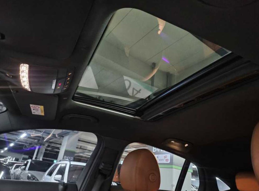벤츠 GLC 클래스 GLC 220 d 4MATIC 쿠페 사진 16