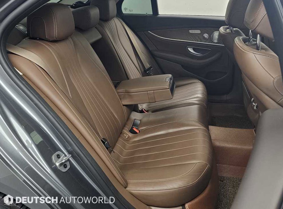 벤츠 E 클래스 E300e 익스클루시브 사진 12